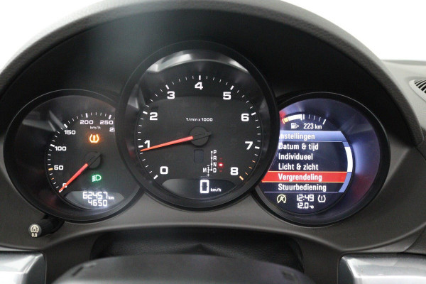 Porsche 718 Boxster 2.0 AANBIEDING!!!(Perfect OnderH, Sport Chrono, Sport Uitlaat, StoelV, Parkeersensoren, Navi, Cruise Con, Etc) Porsche 718 Boxster 2.0 AANBIEDING!!!(Perfect OnderH, Sport Chrono, Sport Uitlaat, StoelV, Parkeersensoren, Navi, Cruise Con, Etc)