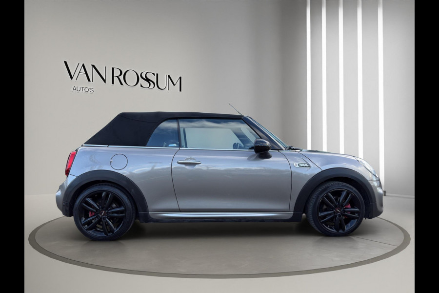 MINI Cabrio 1.5 Cooper Chili Serious Business JCW Chili pakket | Navigatie | Stoelverwarming | Airco (automatisch) | Parksensors |