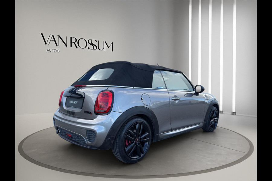 MINI Cabrio 1.5 Cooper Chili Serious Business JCW Chili pakket | Navigatie | Stoelverwarming | Airco (automatisch) | Parksensors |