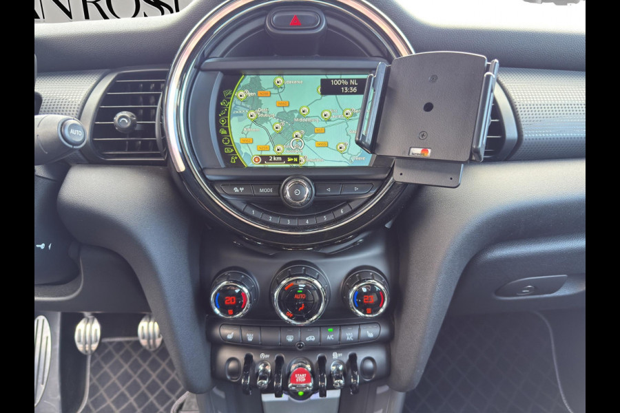 MINI Cabrio 1.5 Cooper Chili Serious Business JCW Chili pakket | Navigatie | Stoelverwarming | Airco (automatisch) | Parksensors |