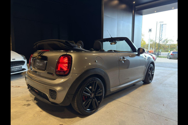 MINI Cabrio 1.5 Cooper Chili Serious Business JCW Chili pakket | Navigatie | Stoelverwarming | Airco (automatisch) | Parksensors |