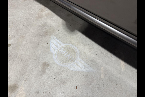 MINI Cabrio 1.5 Cooper Chili Serious Business JCW Chili pakket | Navigatie | Stoelverwarming | Airco (automatisch) | Parksensors |