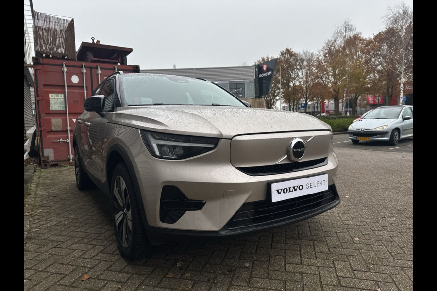 Volvo XC40 Recharge Core 70 kWh / Apple Carplay/Android Auto / 19" Velgen / Achteruitrijcamera /