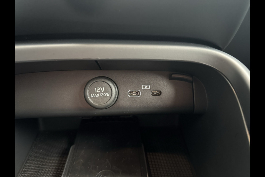 Volvo XC40 Recharge Core 70 kWh / Apple Carplay/Android Auto / 19" Velgen / Achteruitrijcamera /