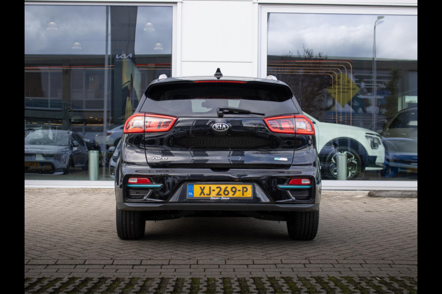 Kia e-Niro ExecutiveLine 64 kWh Stoelverwarming-/ventilatie | PDC voor & achter | Achteruitrijcamera | JBL | Stoelverwarming achter
