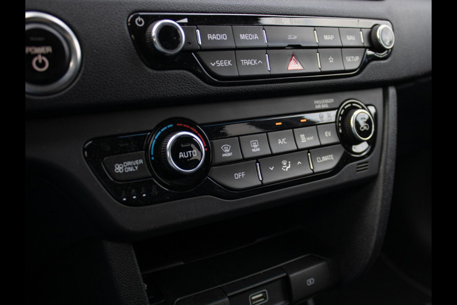 Kia e-Niro ExecutiveLine 64 kWh Stoelverwarming-/ventilatie | PDC voor & achter | Achteruitrijcamera | JBL | Stoelverwarming achter