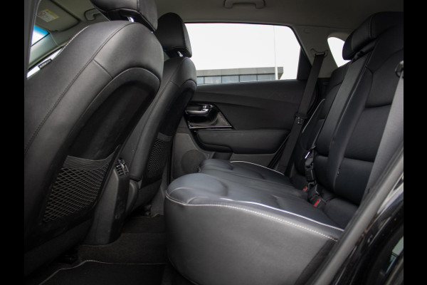 Kia e-Niro ExecutiveLine 64 kWh Stoelverwarming-/ventilatie | PDC voor & achter | Achteruitrijcamera | JBL | Stoelverwarming achter