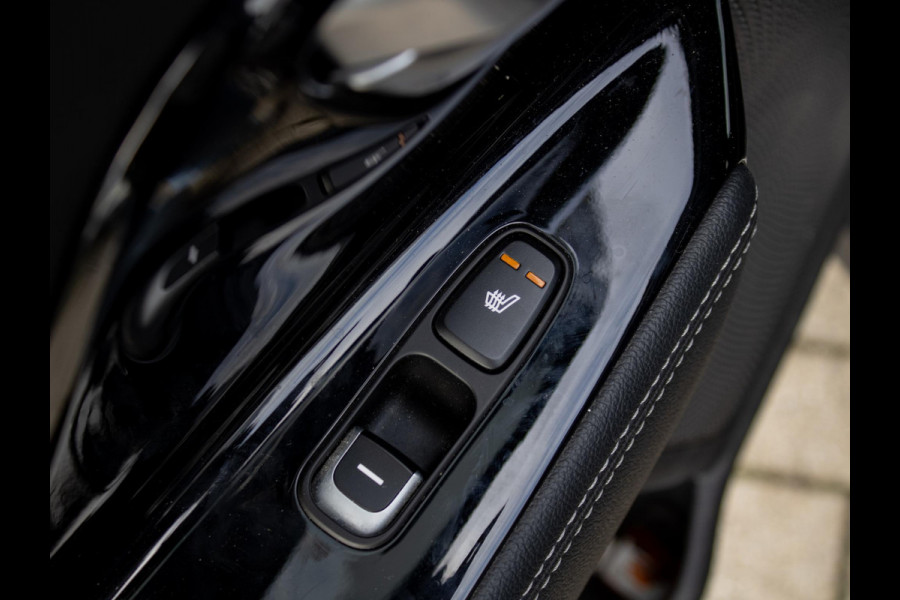 Kia e-Niro ExecutiveLine 64 kWh Stoelverwarming-/ventilatie | PDC voor & achter | Achteruitrijcamera | JBL | Stoelverwarming achter
