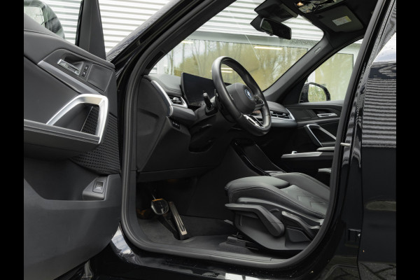 BMW iX1 eDrive20 M-Sport - Camera - Shadow Line - Adaptief Onderstel - Stoelverwarming