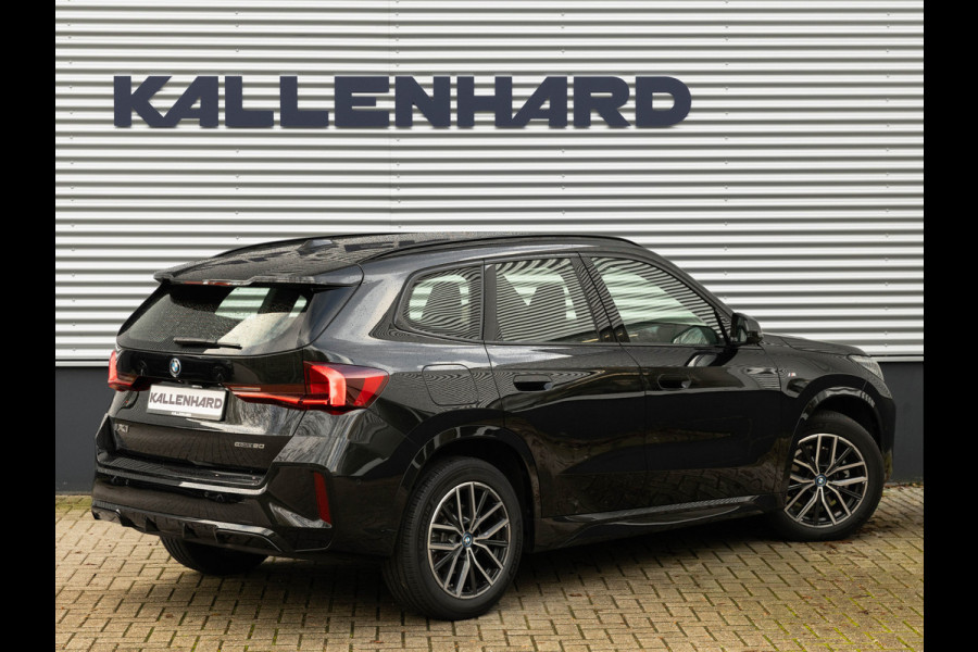 BMW iX1 eDrive20 M-Sport - Camera - Shadow Line - Adaptief Onderstel - Stoelverwarming