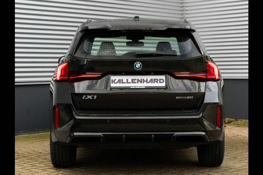 BMW iX1 eDrive20 M-Sport - Camera - Shadow Line - Adaptief Onderstel - Stoelverwarming