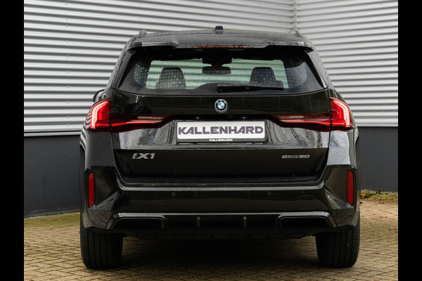 BMW iX1 eDrive20 M-Sport - Camera - Shadow Line - Adaptief Onderstel - Stoelverwarming