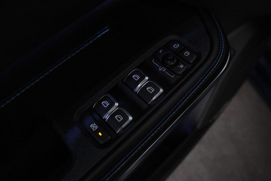 Lynk & Co 01 1.5 360 Camera, Apple carplay, Climate, Leer optioneel Lynk & Co 01 1.5 360 Camera, Apple carplay, Climate, Leer optioneel
