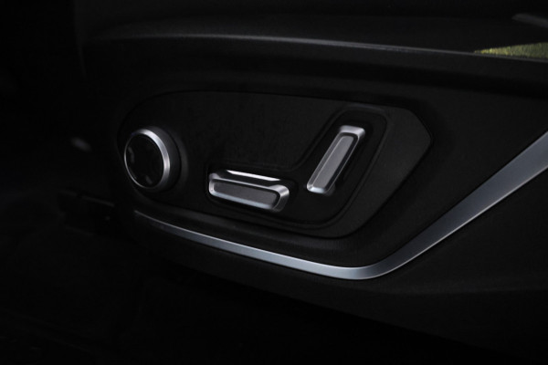Lynk & Co 01 1.5 360 Camera, Apple carplay, Climate, Leer optioneel Lynk & Co 01 1.5 360 Camera, Apple carplay, Climate, Leer optioneel