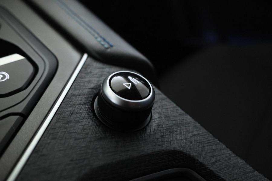 Lynk & Co 01 1.5 360 Camera, Apple carplay, Climate, Leer optioneel Lynk & Co 01 1.5 360 Camera, Apple carplay, Climate, Leer optioneel