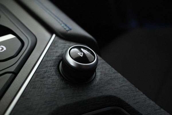 Lynk & Co 01 1.5 360 Camera, Apple carplay, Climate, Leer optioneel Lynk & Co 01 1.5 360 Camera, Apple carplay, Climate, Leer optioneel