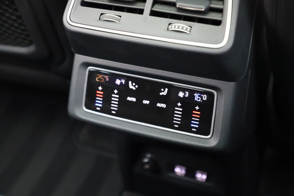 Audi e-tron Sportback 55 S quattro 95 kWh | 408PK | Luchtvering | Head-up | Keyles-go | Sfeerverlichting | B&O | Matrix-led | S-Stoelen | Leder | 2020