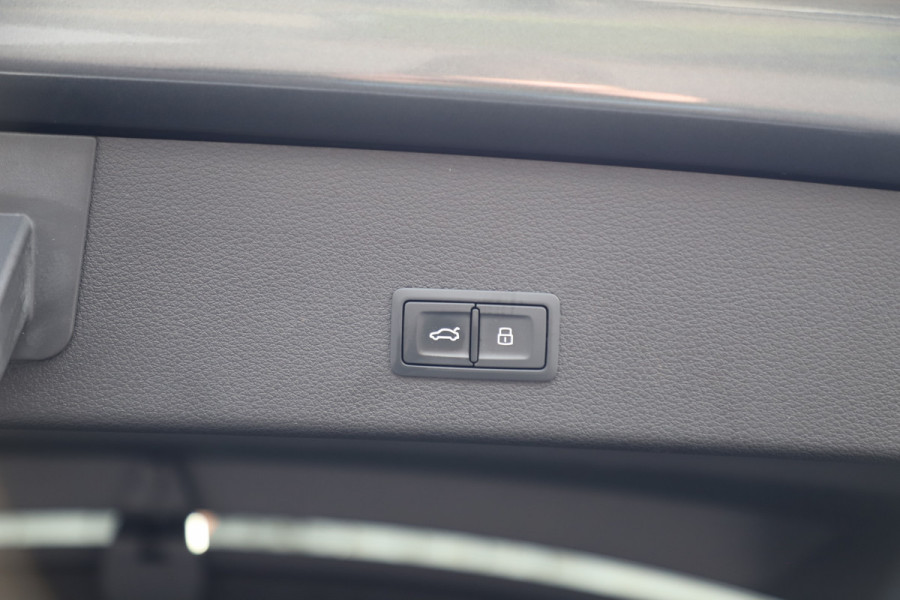 Audi e-tron Sportback 55 S quattro 95 kWh | 408PK | Luchtvering | Head-up | Keyles-go | Sfeerverlichting | B&O | Matrix-led | S-Stoelen | Leder | 2020