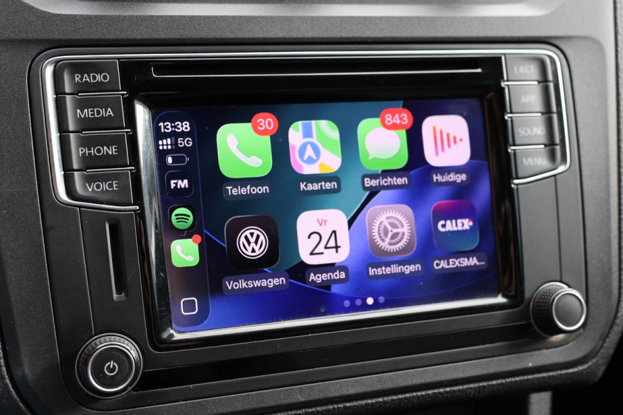 Volkswagen Caddy 2.0 TDI DSG Highline | CarPlay | Stoelverwarming | Camera | Navigatie | Climate control | Alarm klasse 4 | PDC  | Nieuwe APK | NAP Logisch