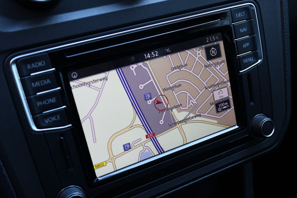 Volkswagen Caddy 2.0 TDI DSG Highline | CarPlay | Stoelverwarming | Camera | Navigatie | Climate control | Alarm klasse 4 | PDC  | Nieuwe APK | NAP Logisch