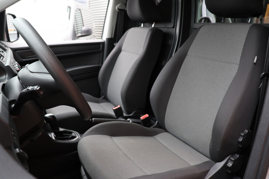 Volkswagen Caddy 2.0 TDI DSG Highline | CarPlay | Stoelverwarming | Camera | Navigatie | Climate control | Alarm klasse 4 | PDC  | Nieuwe APK | NAP Logisch