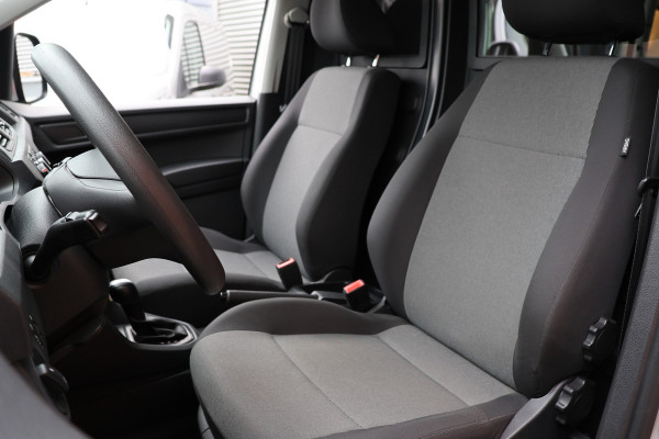 Volkswagen Caddy 2.0 TDI DSG Highline | CarPlay | Stoelverwarming | Camera | Navigatie | Climate control | Alarm klasse 4 | PDC  | Nieuwe APK | NAP Logisch