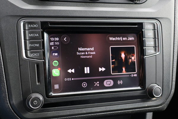 Volkswagen Caddy 2.0 TDI DSG Highline | CarPlay | Stoelverwarming | Camera | Navigatie | Climate control | Alarm klasse 4 | PDC  | Nieuwe APK | NAP Logisch