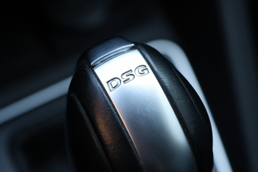 Volkswagen Caddy 2.0 TDI DSG Highline | CarPlay | Stoelverwarming | Camera | Navigatie | Climate control | Alarm klasse 4 | PDC  | Nieuwe APK | NAP Logisch