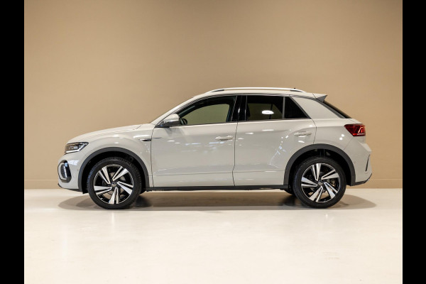 Volkswagen T-Roc 1.5 TSI R-Line / 150pk / Stoelverwarming / Achteruitrij camera / Dodehoek sensor / Volkswagen T-Roc 1.5 TSI R-Line / 150pk / Stoelverwarming / Achteruitrij camera / Dodehoek sensor /