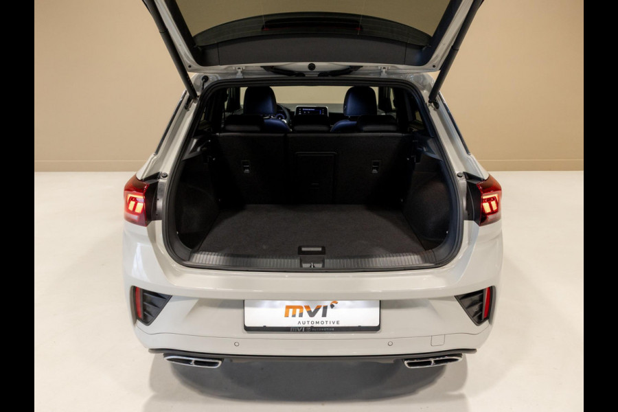 Volkswagen T-Roc 1.5 TSI R-Line / 150pk / Stoelverwarming / Achteruitrij camera / Dodehoek sensor / Volkswagen T-Roc 1.5 TSI R-Line / 150pk / Stoelverwarming / Achteruitrij camera / Dodehoek sensor /