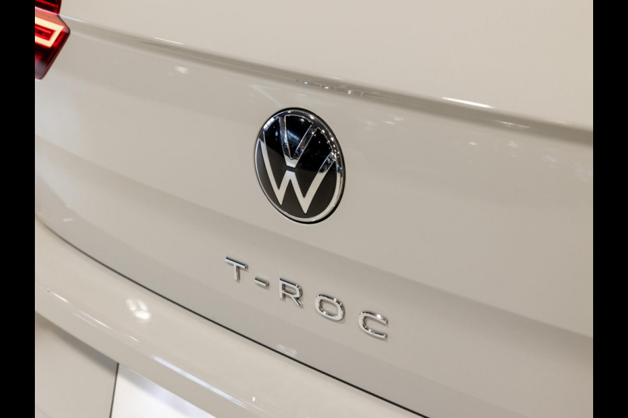 Volkswagen T-Roc 1.5 TSI R-Line / 150pk / Stoelverwarming / Achteruitrij camera / Dodehoek sensor / Volkswagen T-Roc 1.5 TSI R-Line / 150pk / Stoelverwarming / Achteruitrij camera / Dodehoek sensor /