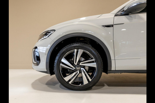Volkswagen T-Roc 1.5 TSI R-Line / 150pk / Stoelverwarming / Achteruitrij camera / Dodehoek sensor / Volkswagen T-Roc 1.5 TSI R-Line / 150pk / Stoelverwarming / Achteruitrij camera / Dodehoek sensor /