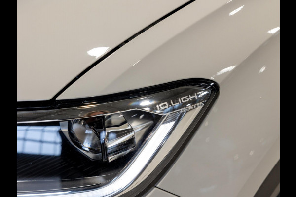 Volkswagen T-Roc 1.5 TSI R-Line / 150pk / Stoelverwarming / Achteruitrij camera / Dodehoek sensor / Volkswagen T-Roc 1.5 TSI R-Line / 150pk / Stoelverwarming / Achteruitrij camera / Dodehoek sensor /