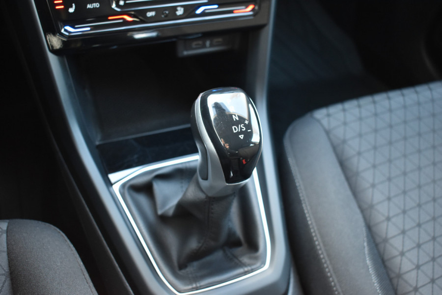 Volkswagen T-Cross 1.0 TSI Life Facelift Automaat/Navi/carplay/btw/stoelverwarming Volkswagen T-Cross 1.0 TSI Life Facelift Automaat/Navi/carplay/btw/stoelverwarming