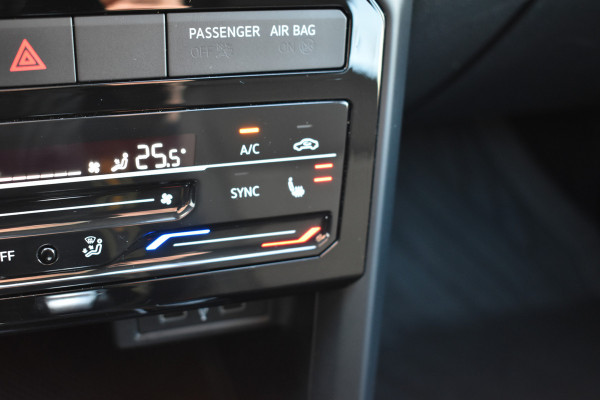Volkswagen T-Cross 1.0 TSI Life Facelift Automaat/Navi/carplay/btw/stoelverwarming Volkswagen T-Cross 1.0 TSI Life Facelift Automaat/Navi/carplay/btw/stoelverwarming