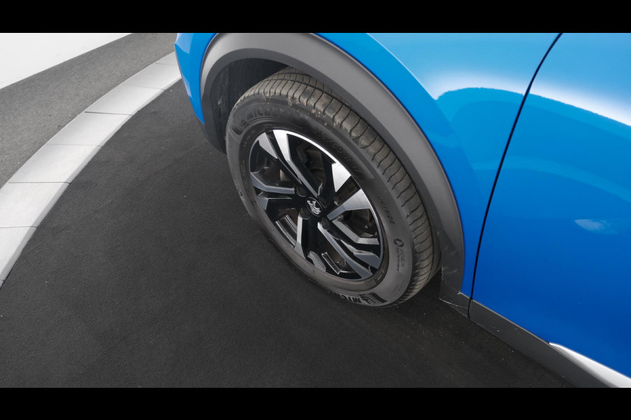 Peugeot 2008 PureTech 130 Allure | Trekhaak | Camera | Apple Carplay | Stoelverwarming | Parkeersensoren