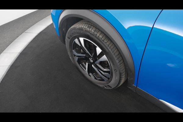 Peugeot 2008 PureTech 130 Allure | Trekhaak | Camera | Apple Carplay | Stoelverwarming | Parkeersensoren