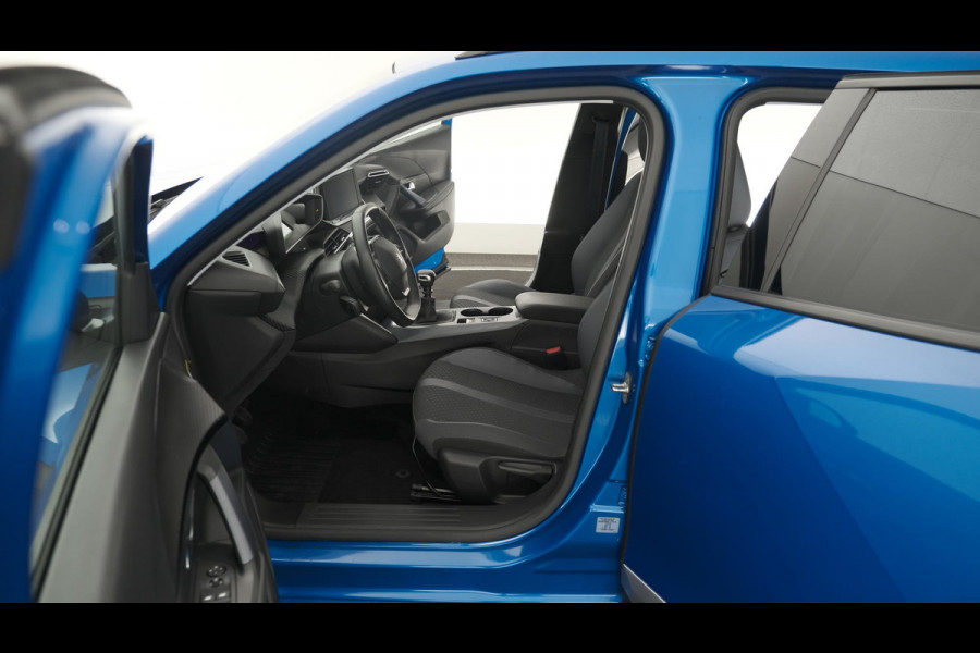 Peugeot 2008 PureTech 130 Allure | Trekhaak | Camera | Apple Carplay | Stoelverwarming | Parkeersensoren