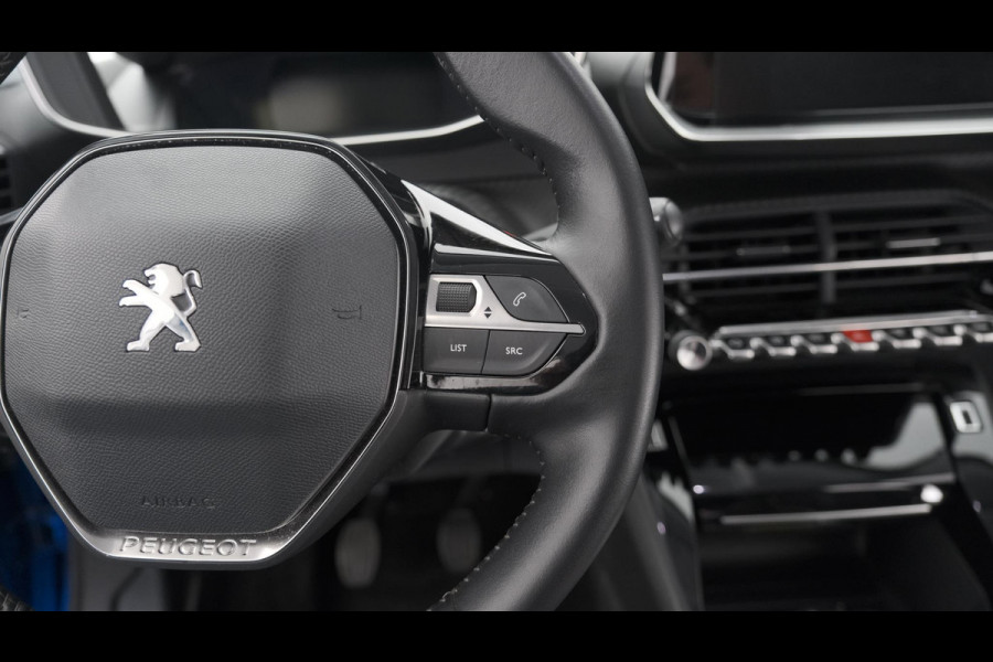 Peugeot 2008 PureTech 130 Allure | Trekhaak | Camera | Apple Carplay | Stoelverwarming | Parkeersensoren