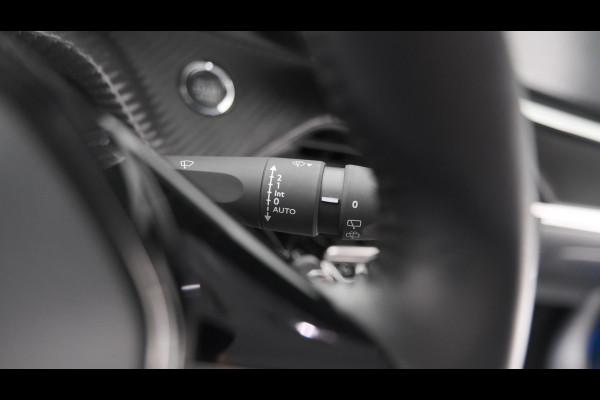Peugeot 2008 PureTech 130 Allure | Trekhaak | Camera | Apple Carplay | Stoelverwarming | Parkeersensoren