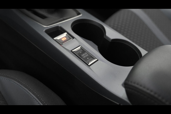 Peugeot 2008 PureTech 130 Allure | Trekhaak | Camera | Apple Carplay | Stoelverwarming | Parkeersensoren