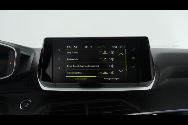 Peugeot 2008 PureTech 130 Allure | Trekhaak | Camera | Apple Carplay | Stoelverwarming | Parkeersensoren