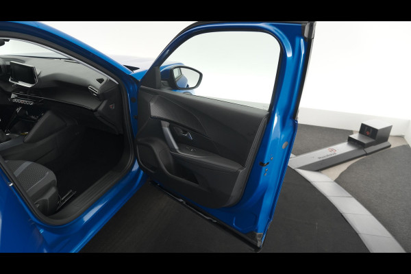 Peugeot 2008 PureTech 130 Allure | Trekhaak | Camera | Apple Carplay | Stoelverwarming | Parkeersensoren