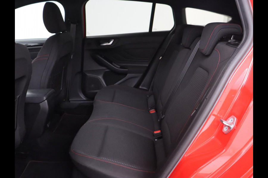 Ford Focus 1.0 EcoBoost Hybrid ST Line X | Stoel & stuurverwarming | Adaptive cruise | Camera | Keyless | Carplay | Climate control | Digital Cockpit | Full LED | DAB | Bluetooth | Getint glas Ford Focus 1.0 EcoBoost Hybrid ST Line X | Stoel & stuurverwarming | Adaptive cruise | Camera | Keyless | Carplay | Climate control | Digital Cockpit | Full LED | DAB | Bluetooth | Getint glas