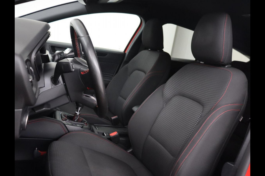 Ford Focus 1.0 EcoBoost Hybrid ST Line X | Stoel & stuurverwarming | Adaptive cruise | Camera | Keyless | Carplay | Climate control | Digital Cockpit | Full LED | DAB | Bluetooth | Getint glas Ford Focus 1.0 EcoBoost Hybrid ST Line X | Stoel & stuurverwarming | Adaptive cruise | Camera | Keyless | Carplay | Climate control | Digital Cockpit | Full LED | DAB | Bluetooth | Getint glas