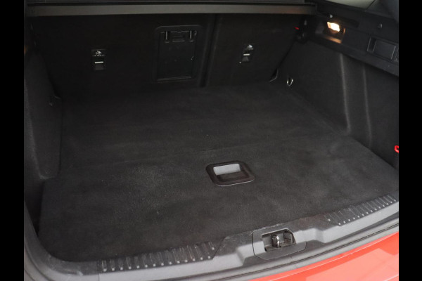 Ford Focus 1.0 EcoBoost Hybrid ST Line X | Stoel & stuurverwarming | Adaptive cruise | Camera | Keyless | Carplay | Climate control | Digital Cockpit | Full LED | DAB | Bluetooth | Getint glas Ford Focus 1.0 EcoBoost Hybrid ST Line X | Stoel & stuurverwarming | Adaptive cruise | Camera | Keyless | Carplay | Climate control | Digital Cockpit | Full LED | DAB | Bluetooth | Getint glas