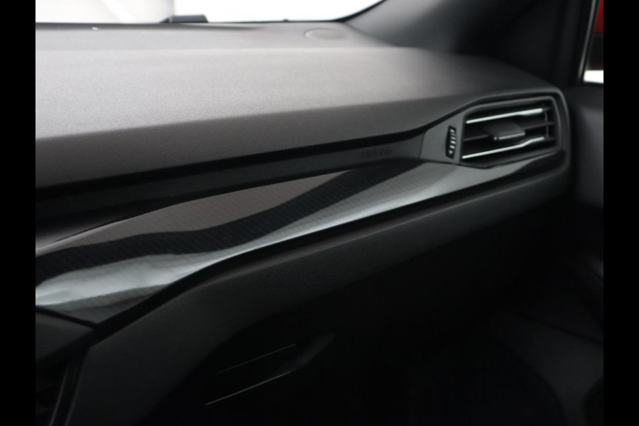 Ford Focus 1.0 EcoBoost Hybrid ST Line X | Stoel & stuurverwarming | Adaptive cruise | Camera | Keyless | Carplay | Climate control | Digital Cockpit | Full LED | DAB | Bluetooth | Getint glas Ford Focus 1.0 EcoBoost Hybrid ST Line X | Stoel & stuurverwarming | Adaptive cruise | Camera | Keyless | Carplay | Climate control | Digital Cockpit | Full LED | DAB | Bluetooth | Getint glas