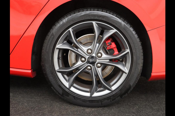 Ford Focus 1.0 EcoBoost Hybrid ST Line X | Stoel & stuurverwarming | Adaptive cruise | Camera | Keyless | Carplay | Climate control | Digital Cockpit | Full LED | DAB | Bluetooth | Getint glas Ford Focus 1.0 EcoBoost Hybrid ST Line X | Stoel & stuurverwarming | Adaptive cruise | Camera | Keyless | Carplay | Climate control | Digital Cockpit | Full LED | DAB | Bluetooth | Getint glas