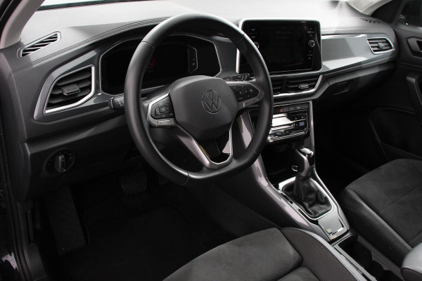 Volkswagen T-Roc 1.5 TSI 150pk DSG Style | Navigatie | Climate Control | Parkeer sensoren | Adaptive Cruise Control | Led | Dab