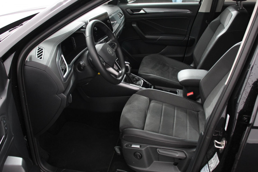 Volkswagen T-Roc 1.5 TSI 150pk DSG Style | Navigatie | Climate Control | Parkeer sensoren | Adaptive Cruise Control | Led | Dab